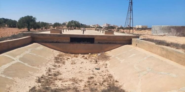 وزير الري يتابع موقف منشآت الحماية من أخطار السيول والآبار الجوفية بمطروح