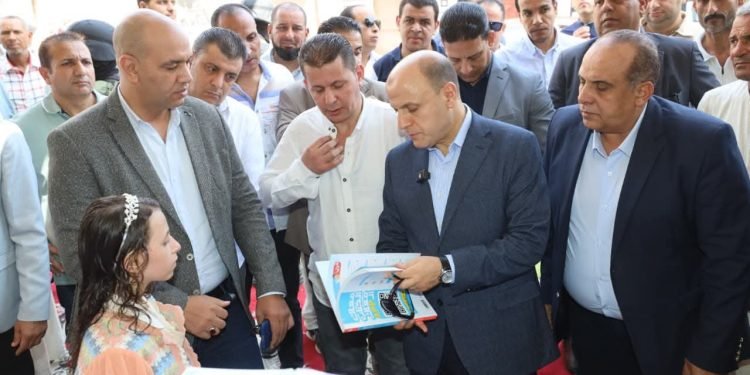 محافظ كفرالشيخ يفتتح معرض «أهلًا مدارس» بقرية شابة ويوجه بتعميم المبادرة بجميع المراكز