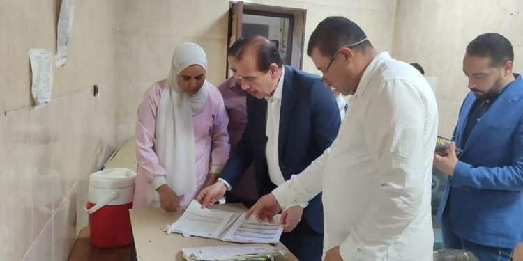 نائب وزير الصحة يوجه بإحالة إدارة مستشفى أم المصريين للتحقيق بعد جولة مفاجئة