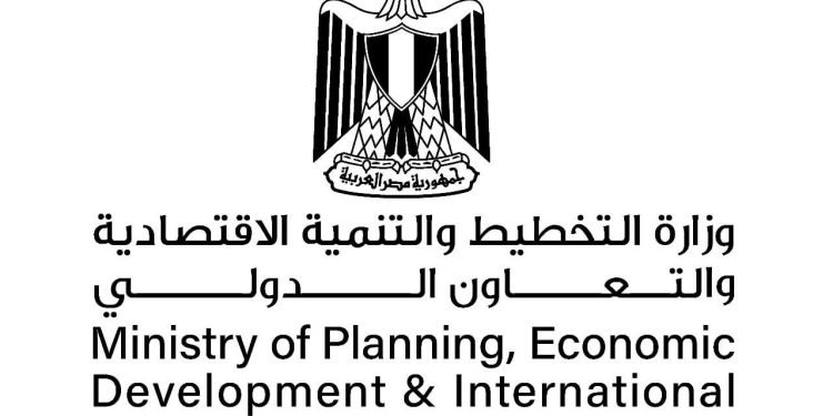 وفد وزارة التخطيط يتفقد مشروعات تنموية بسوهاج ضمن مبادرة حياة كريمة