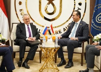 رئيس الرعاية الصحية يلتقي السفير الروسي لبحث الاستثمار ونقل الخبرات الطبية النووية