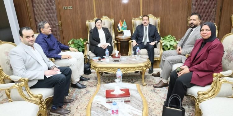محافظ المنوفية يلتقي رئيس قطاع الرعاية الصحية والأساسية وتنمية الأسرة بوزارة الصحة