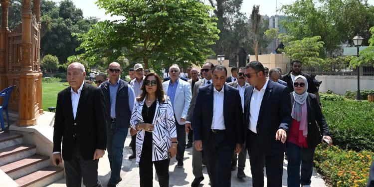 رئيس الوزراء يتفقد مشروع إحياء حديقة الأزبكية التراثية بعد الانتهاء من الأعمال