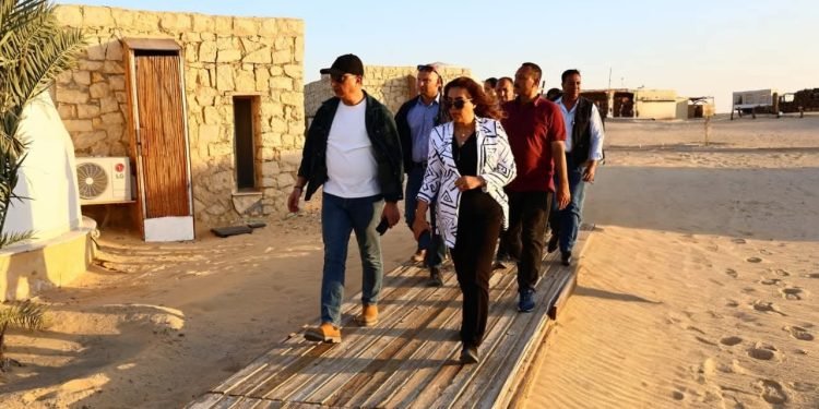 وزيرة التنمية المحلية ومحافظ الفيوم في جولة تفقدية بمحمية وادي الريان