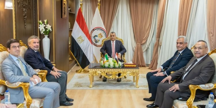 وزير الدولة للإنتاج الحربي يستقبل السفير الإيطالي لمناقشة مجالات التصنيع العسكري والمدني