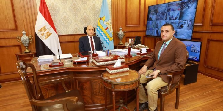 محافظ كفرالشيخ يبحث مع رئيس قطاع الكهرباء تطوير الشبكات والخدمات المقدمة للمواطنين