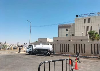 مدينة الأقصر تنفذ حملة نظافة شاملة بمحيط شارع مستشفى الكرنك الدولي وميدان الملك عبد الله