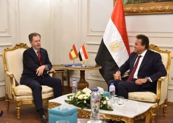 وزير الصحة يبحث مع سفير إسبانيا بمصر سبل تعزيز التعاون في القطاع الصحي