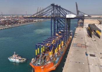 وزير الصناعة والنقل: محطة “هاتشيسون” بالسخنة تتحول إلى محطة ذكية متكاملة