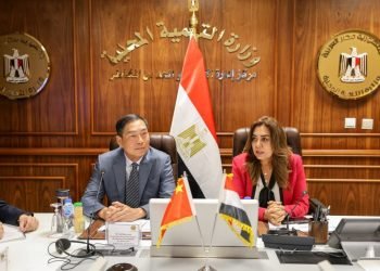 وزيرة التنمية المحلية تبحث التعاون مع نائب وزير إدارة الطوارئ الصيني وتتفقد مركز الشبكة الوطنية للطوارئ
