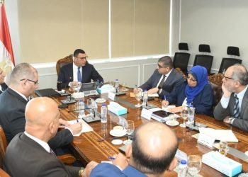 وزير الإسكان يتابع سير العمل بقطاعات هيئة المجتمعات العمرانية الجديدة