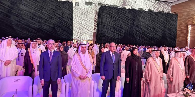 وزير الري يشارك في فعاليات “المؤتمر العالمي الثاني للمياه والطاقة وتغير المناخ” بالبحرين