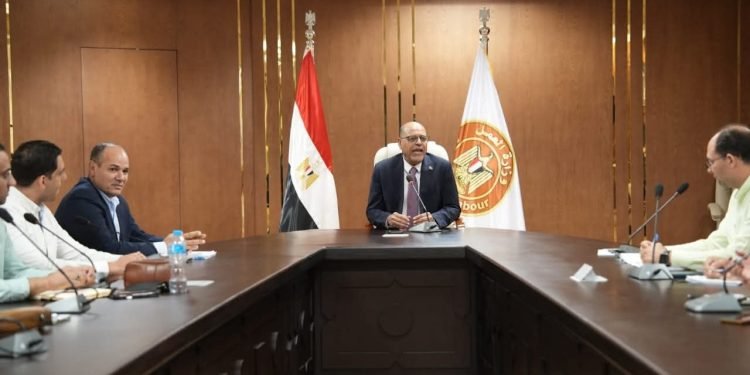 وزير العمل: حملات تفتيش مركزية لمتابعة تراخيص الأجانب وتطبيق الحد الأدنى للأجور