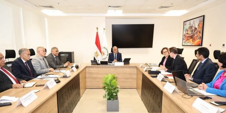 وزارة الري والوكالة الفرنسية تضعان خطة لتحديث تشغيل قناطر الدلتا وخفض استهلاك الكهرباء بالمحطات