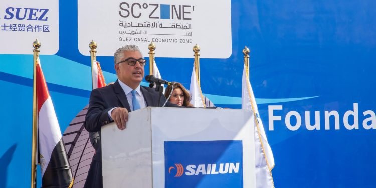 رئيس اقتصادية قناة السويس يشهد وضع حجر الأساس لمصنع “سايلون” الصينية لإطارات السيارات بالسخنة