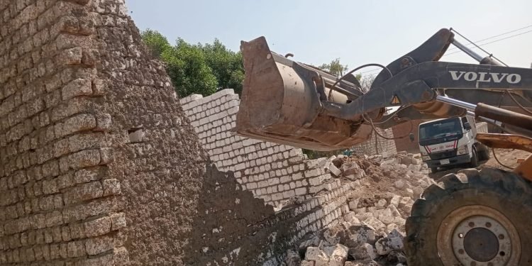 إزالة 27 تعديًا في البدرشين والعياط ضمن المرحلة الثانية لموجة استرداد أراضي الدولة