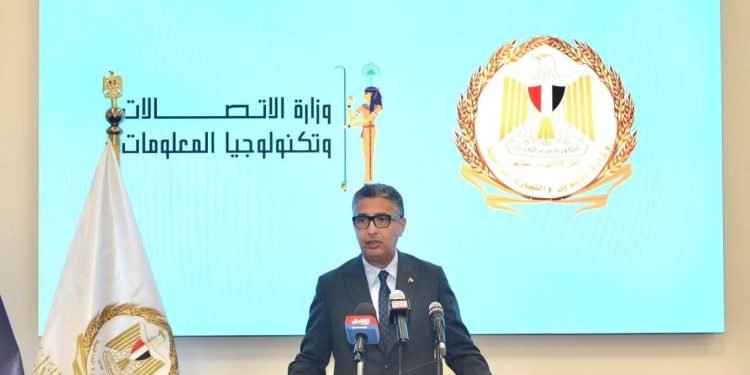 وزيرا الاتصالات والتموين يطلقان استمارة تحديث بيانات المواطنين في بورسعيد