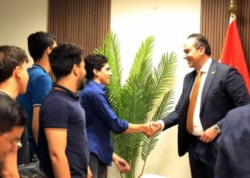 رئيس هيئة الرعاية الصحية يلتقي أوائل الثانوية العامة في لقاء وطني مميز