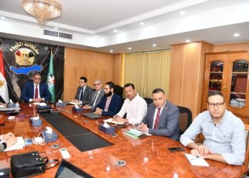 محافظ الفيوم يناقش خطة تنمية السياحة البيئية المستدامة بمنطقة وادي الريان‎