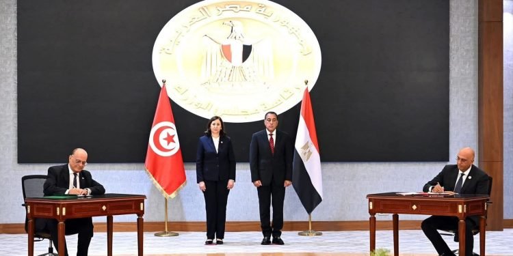 جهاز تنمية المشروعات يوقع مذكرة تفاهم مع تونس لتطوير ريادة الأعمال والمشروعات الصغيرة والمتوسطة