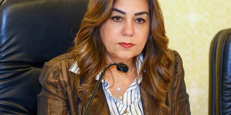 حملة عاجلة بالخانكة.. وزيرة التنمية المحلية تحيل مسؤولين للنيابة بعد رصد مخالفات البناء
