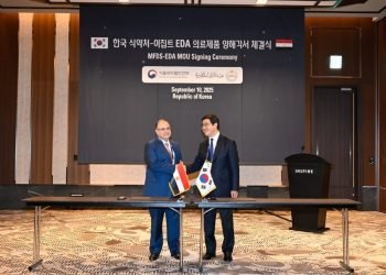 رئيس هيئة الدواء المصرية يستعرض فرص الاستثمار مع كبرى المؤسسات الدوائية الكورية