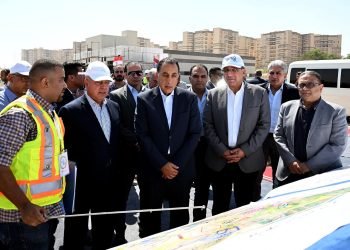 رئيس الوزراء يتفقد محطة الأتوبيس الترددي ويؤكد: جميع الأتوبيسات كهربائية محلية الصنع