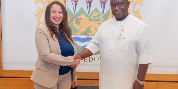 السفيرة المصرية تلتقي رئيس سيراليون لتعزيز التعاون الاقتصادي والتجاري