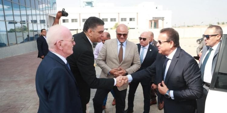 وزير الصحة: الدولة ملتزمة بتخفيف الأعباء عن مرضى الغسيل الكلوي وتوفير رعاية طبية متكاملة