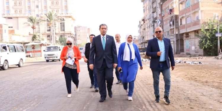 محافظ دمياط يتابع أعمال تطوير وتوسعة طريق عزبة البرج