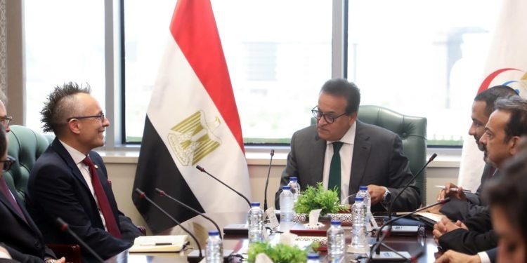 وزير الصحة يؤكد أولوية الدولة لصحة المواطن وتطوير ملف الأمراض الوراثية