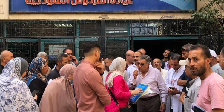 محافظ الدقهلية يجرى زيارة مفاجئة لعيادة الفردوس للتأمين الصحي بالمنصورة
