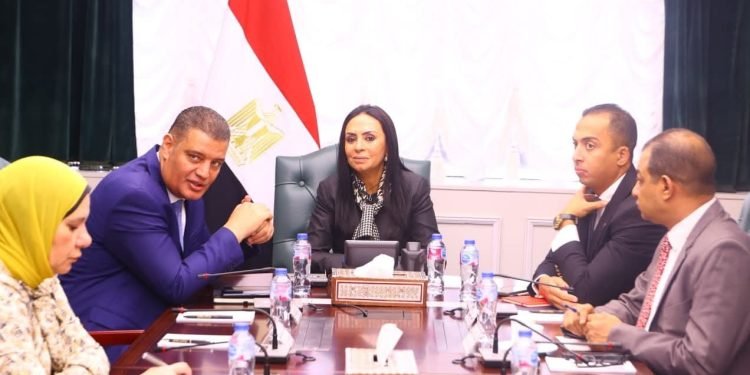 وزيرة التضامن الاجتماعي تتابع الموقف التنفيذي لدعم أهالي مشروعات السكن البديل للمناطق المطورة