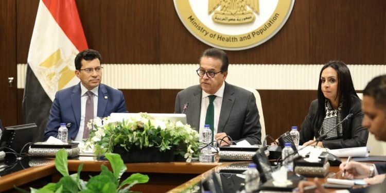 وزير الصحة يترأس اجتماع لجنة الدعم الصحي والاجتماعي للجرحى والمرضى من قطاع غزة