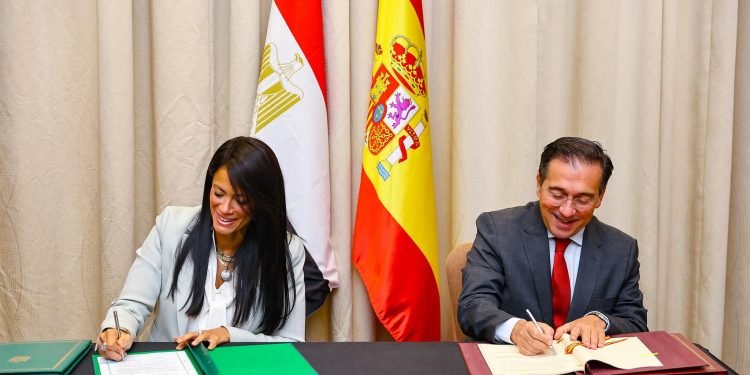 مصر وإسبانيا تعززان الشراكة الاستراتيجية بمجالات الاقتصاد والمناخ والغذاء