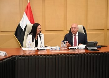 الصناعة والتضامن يوقعان بروتوكولاً لرعاية كبار السن