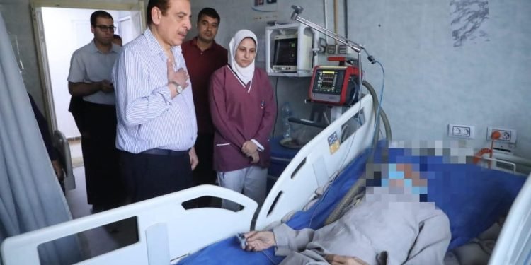 نائب وزير الصحة يزور مستشفى قطور المركزي بالغربية ويستبعد المدير المناوب لتغيبه