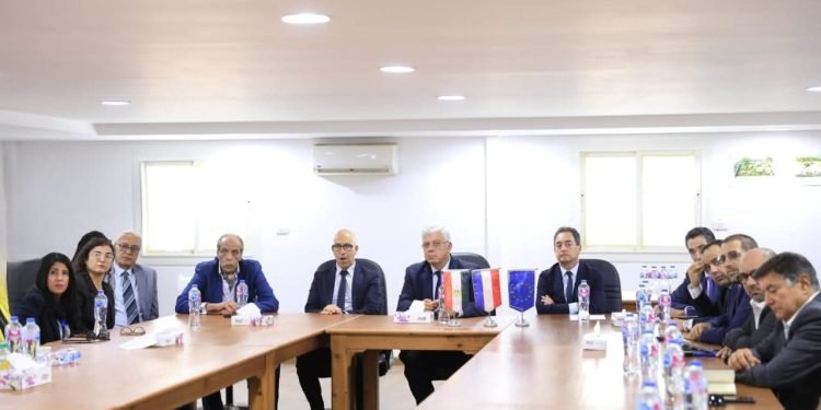 وزير التعليم العالي يبحث مع وفد مجلس الشيوخ الفرنسي سبل تعزيز التعاون الأكاديمي والبحثي
