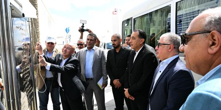 رئيس الوزراء يفتتح مصنع “هنجشينج” الصيني لتكنولوجيا المنسوجات بالقنطرة غرب باستثمارات 70 مليون دولار