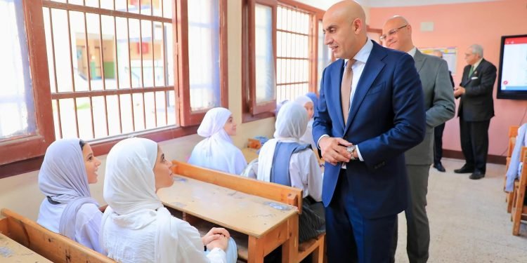 وزير التعليم يبدأ العام الدراسي من القليوبية: “البرمجة لغة المستقبل”
