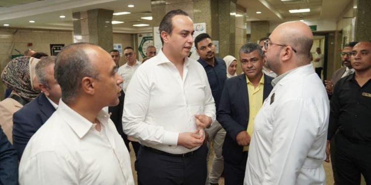 رئيس هيئة الرعاية الصحية ومحافظ المنيا يتفقدان المنشآت الطبية ضمن استعدادات تطبيق التأمين الصحي الشامل