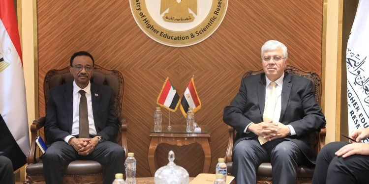 وزيرا التعليم العالي بمصر والسودان يبحثان آليات التعاون الأكاديمي والبحثي بالعاصمة الإدارية