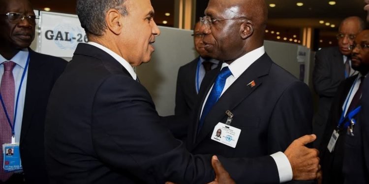 وزير الخارجية يبحث مع نظيره الأنجولي توسيع آفاق التعاون المشترك