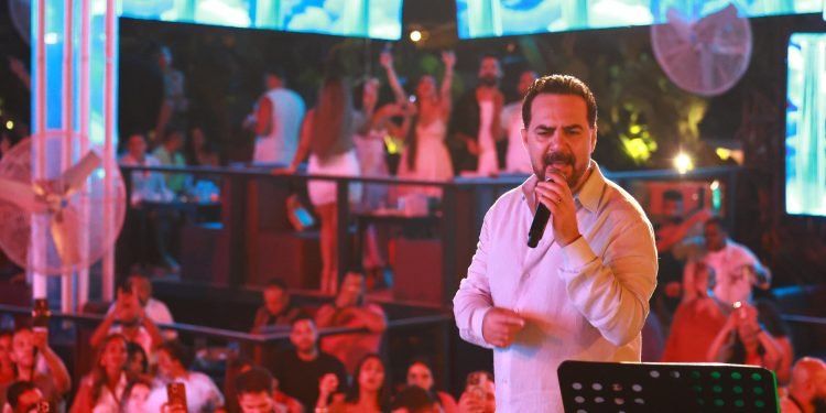 وائل جسار يتألق في ختام موسم حفلات الساحل الشمالي بحضور جماهيري ضخم