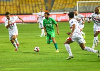 الزمالك يهزم المصري بثلاثية في الدوري ويستعيد الصدارة