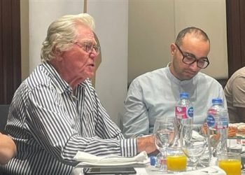 حسين فهمي: رفضت عرضًا بمليون دولار لرعاية مهرجان القاهرة