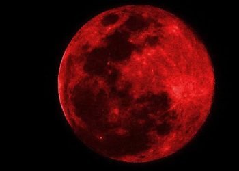 خسوف القمر يزين سماء العالم العربي