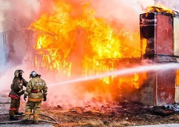 الجيش الإسرائيلي ينسف أحد أكبر وأقدم الأبراج في غزة