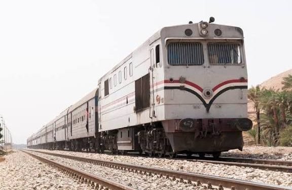 خروج قطار سكة حديد عن القضبان بشبين القناطر