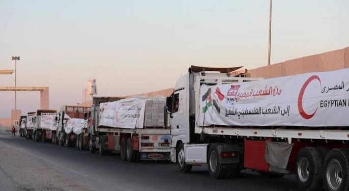 “زاد العزة.. من مصر إلى غزة”.. انطلاق قافلة المساعدات الـ27 إلى القطاع